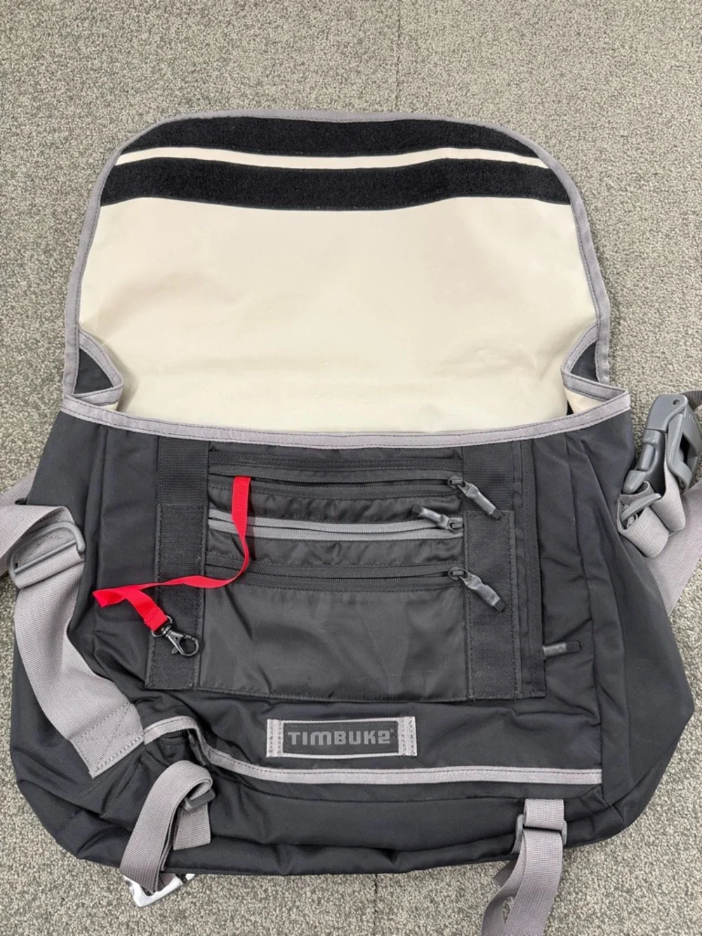 Timbuk2 Black Messenger Bag Unisex Travel Commute Work School Crossbody